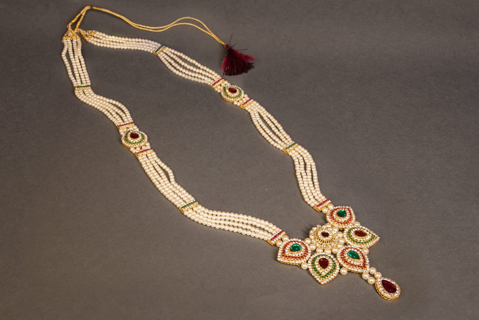 GANPATI KANTHI MULTICOLOUR PENDANT MOTI BOX